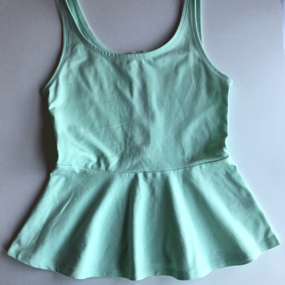 Express fitted and flowy top